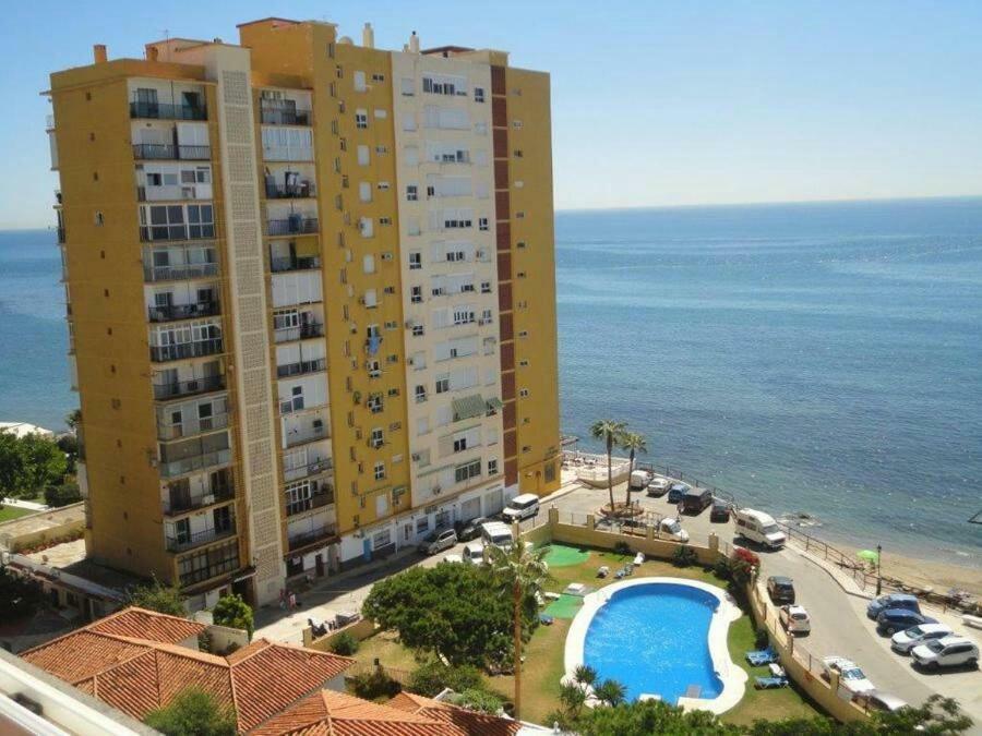 Atico Primera Linea Del Mar Appartement